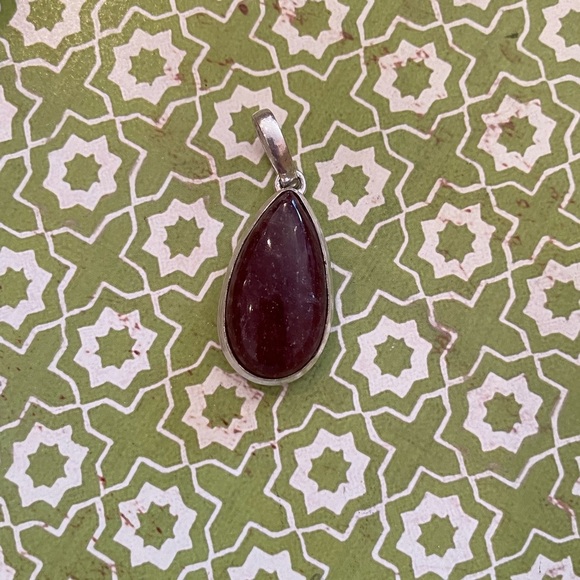 Natural Strawberry Quartz Silver Plated Teardrop Pendant Red 2โ x ยพโ โ Brand New - Picture 6 of 7